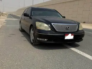 2004 Lexus LS in Abu Dhabi used car