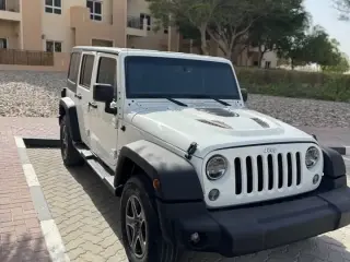 2016 Jeep Wrangler Unlimited في Dubai سيارة مستعملة