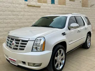 2010 Cadillac Escalade in Abu Dhabi used car