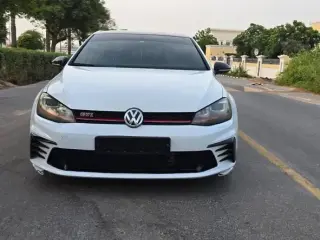 2016 Volkswagen Golf in Dubai used car