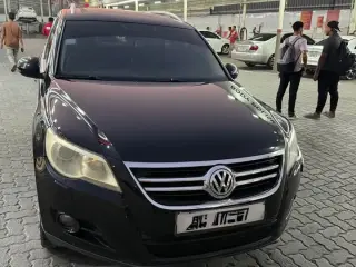 2010 Volkswagen Tiguan في Sharjah سيارة مستعملة