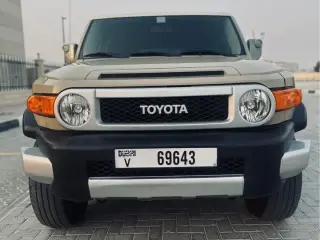 2014 Toyota FJ Cruiser in Sharjah used car