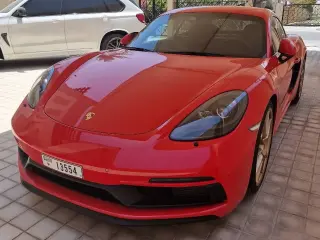 2024 Porsche Cayman في Dubai سيارة مستعملة
