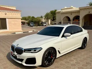 2023 BMW 5-Series في Abu Dhabi سيارة مستعملة