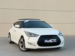 2015 Hyundai Veloster في Dubai سيارة مستعملة