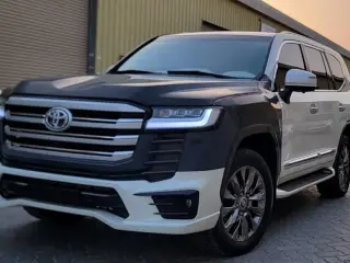 2014 Toyota Land Cruiser in Sharjah used car