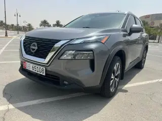 2023 Nissan Rogue في Dubai سيارة مستعملة
