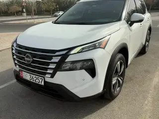 2024 Nissan Rogue في Abu Dhabi سيارة مستعملة