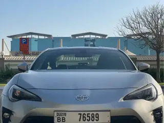 2018 Toyota 86 في Dubai سيارة مستعملة