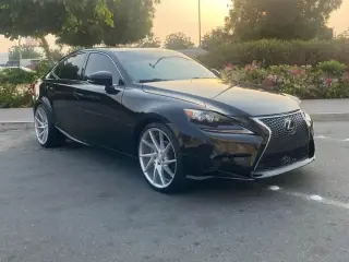 2015 Lexus IS in Dubai used car