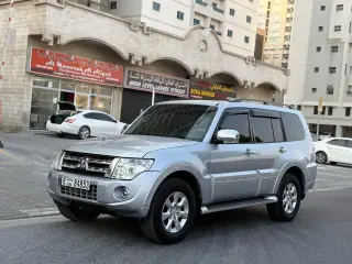 2013 Mitsubishi Pajero in Dubai used car