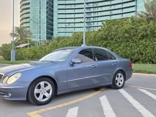 2005 Mercedes-Benz E-Class في Dubai سيارة مستعملة