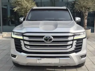 2023 Toyota Land Cruiser in Dubai used car