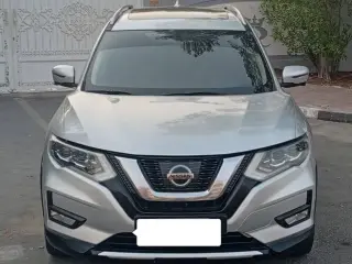 2018 Nissan XTrail في Dubai سيارة مستعملة
