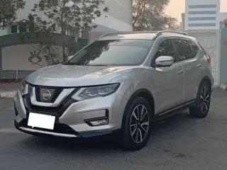 2018 Nissan XTrail في Dubai سيارة مستعملة