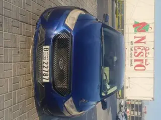 2013 Ford Taurus in Dubai used car