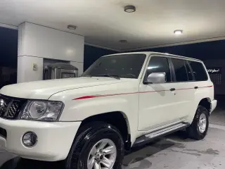 2005 Nissan Patrol Super Safari في Abu Dhabi سيارة مستعملة