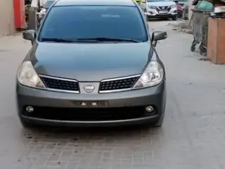 2012 Nissan Tiida في Sharjah سيارة مستعملة