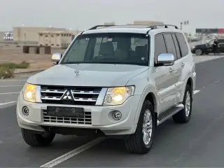 2013 Mitsubishi Pajero في Dubai سيارة مستعملة