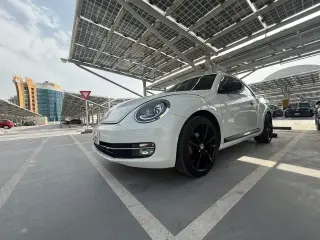2015 Volkswagen Beetle في Dubai سيارة مستعملة