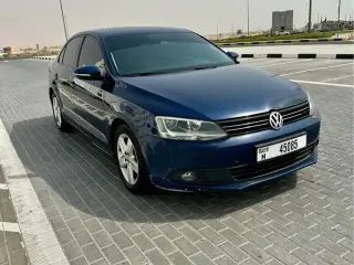 2013 Volkswagen Jetta في Sharjah سيارة مستعملة