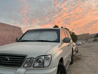 1999 Lexus LX 470 في Dubai سيارة مستعملة