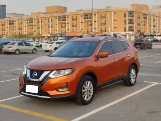 2018 Nissan XTrail في Dubai سيارة مستعملة