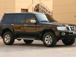 2017 Nissan Patrol Super Safari في Abu Dhabi سيارة مستعملة