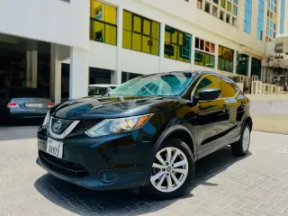 2019 Nissan Rogue في Dubai سيارة مستعملة