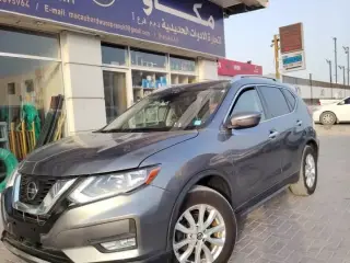 2019 Nissan Rogue في Dubai سيارة مستعملة