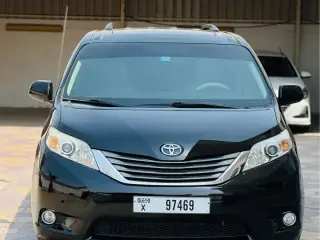 2013 Toyota Sienna in Dubai used car
