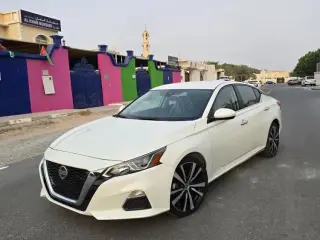 2022 Nissan Altima in Sharjah used car