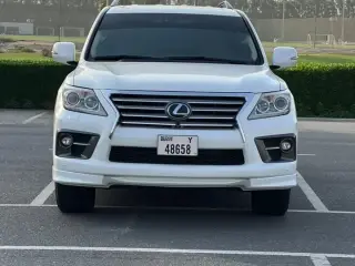 2015 Lexus LX 570 في Sharjah سيارة مستعملة
