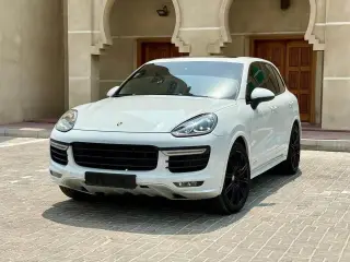 2016 Porsche Cayenne in Ajman used car