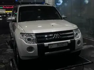 2009 Mitsubishi Pajero في Sharjah سيارة مستعملة