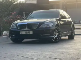 2009 Mercedes-Benz S-Class في Sharjah سيارة مستعملة