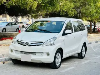 2015 Toyota Avanza في Dubai سيارة مستعملة