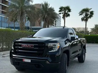2022 GMC Sierra in Abu Dhabi used car