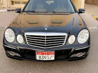 2008 Mercedes-Benz E-Class في Abu Dhabi سيارة مستعملة
