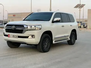 2017 Toyota Land Cruiser in Abu Dhabi used car