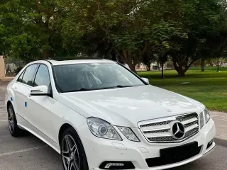 2010 Mercedes-Benz E-Class في Al Ain سيارة مستعملة