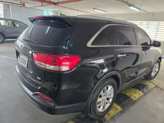 2016 Kia Sorento in Dubai used car