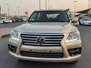 2013 Lexus LX 570 في Sharjah سيارة مستعملة