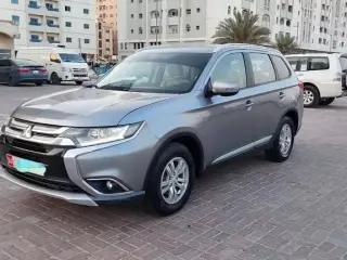 2017 Mitsubishi Outlander في Abu Dhabi سيارة مستعملة