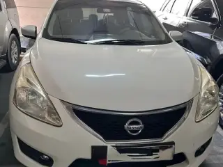 2014 Nissan Tiida في Sharjah سيارة مستعملة