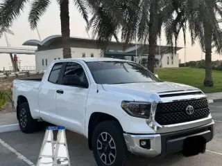 2017 Toyota Tundra في Dubai سيارة مستعملة