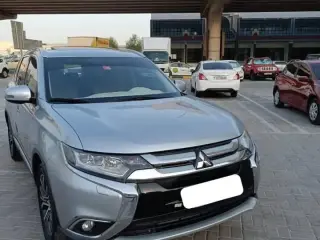 2016 Mitsubishi Outlander في Sharjah سيارة مستعملة