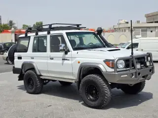 2017 Toyota Land Cruiser in Dubai used car