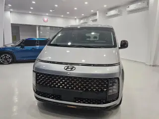 2022 Hyundai Staria in Dubai used car