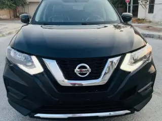 2017 Nissan Rogue في Sharjah سيارة مستعملة